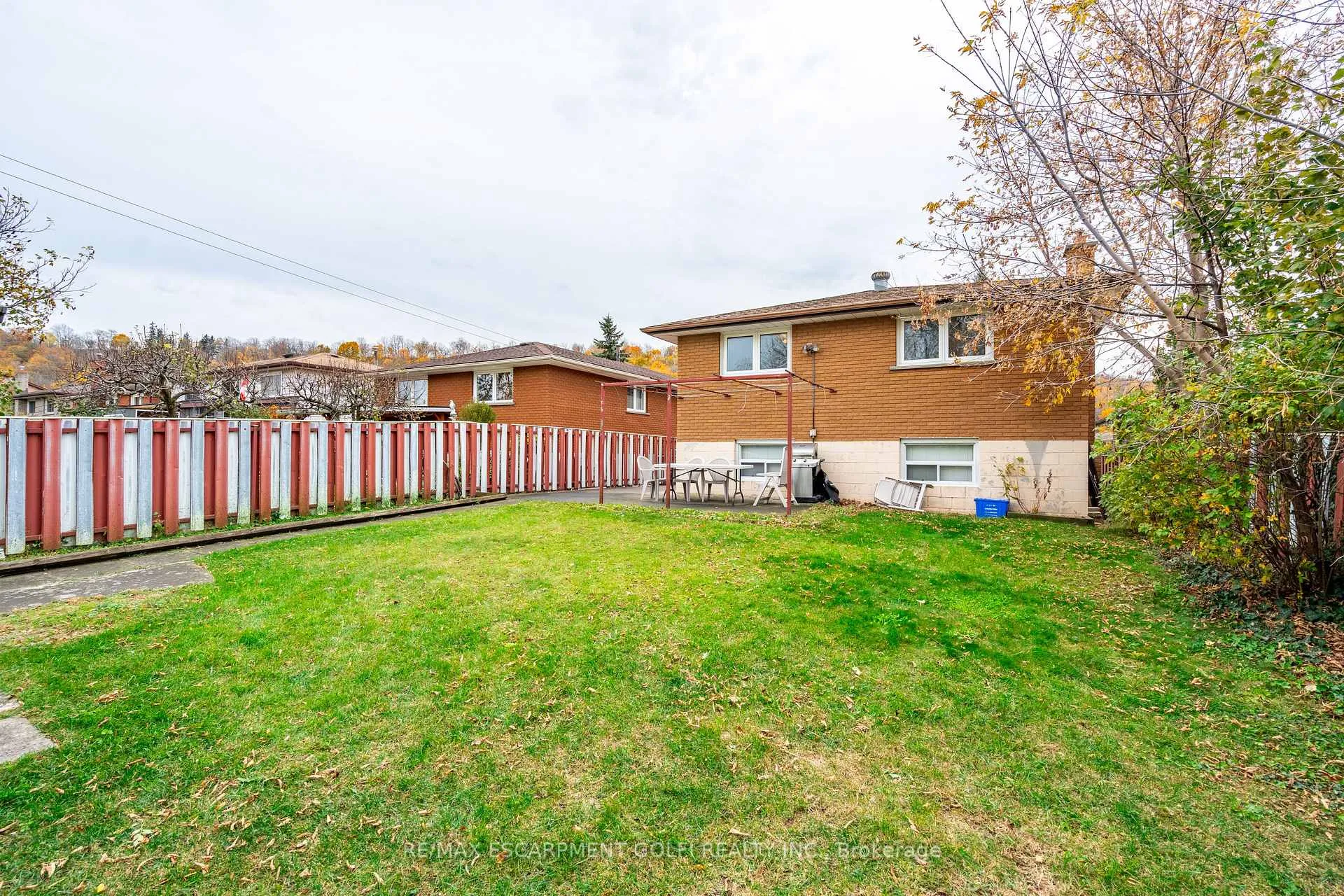 Photo 33 of 98 Summercrest Drive, Hamilton, Gershome — HOMEH