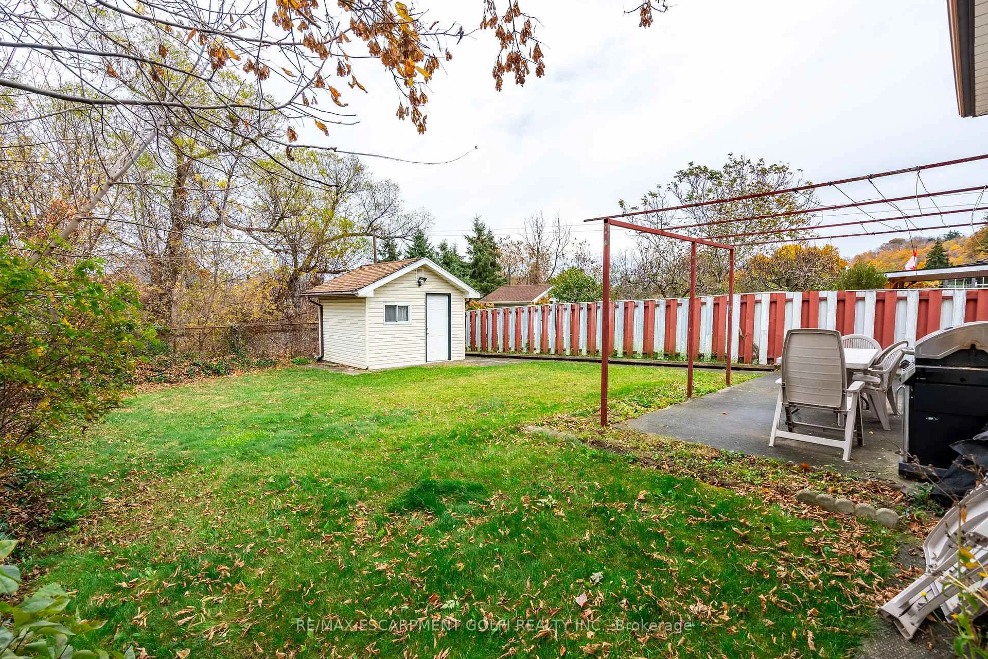 Photo 34 of 98 Summercrest Drive, Hamilton, Gershome — HOMEH