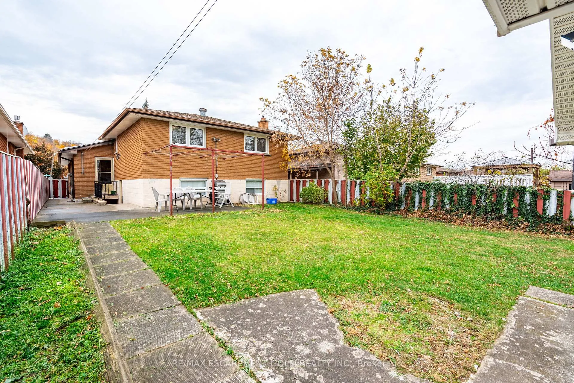 Photo 35 of 98 Summercrest Drive, Hamilton, Gershome — HOMEH