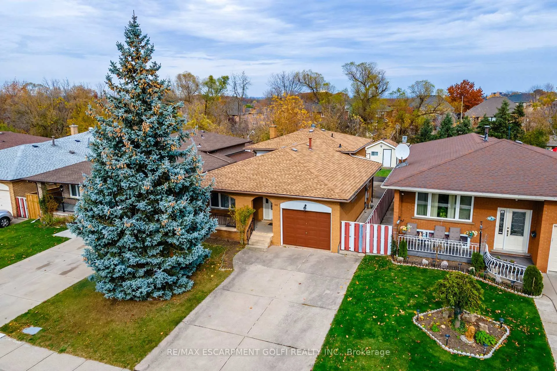 Photo 36 of 98 Summercrest Drive, Hamilton, Gershome — HOMEH