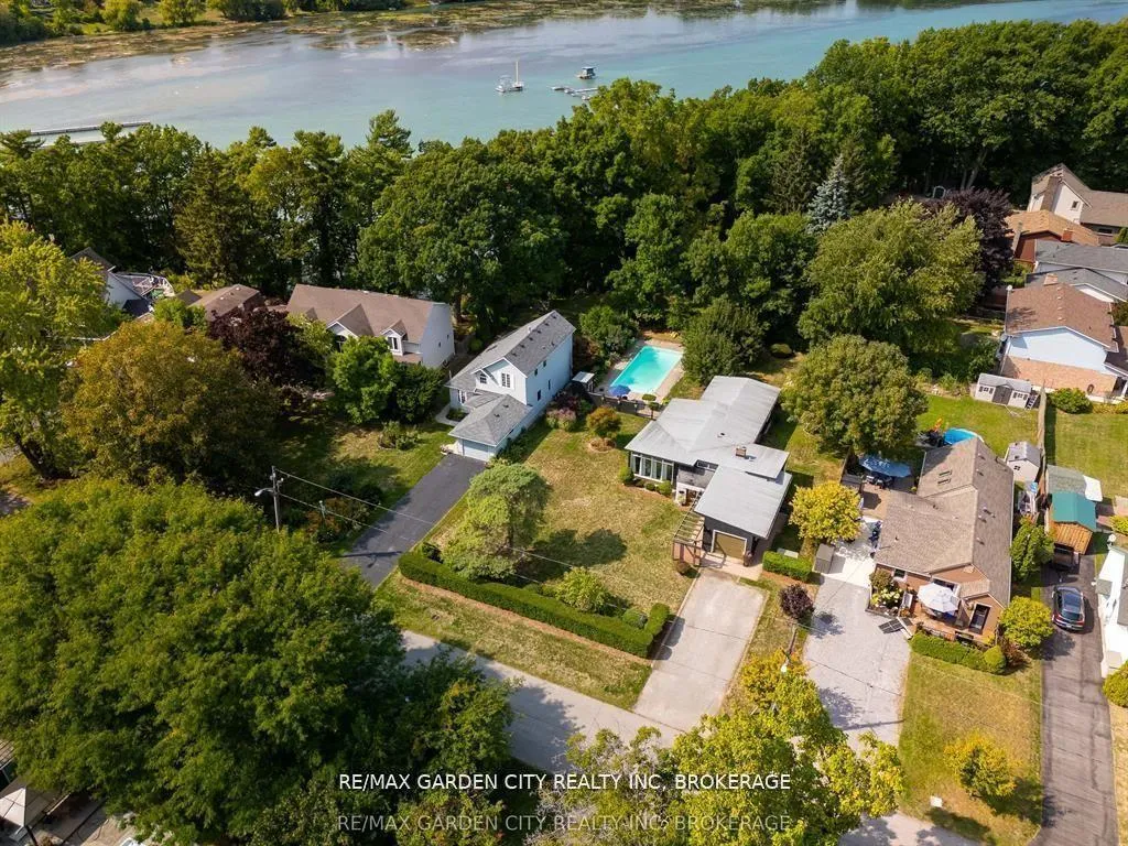 Photo 3 of 46 Henley Drive, St. Catharines, Martindale Pond — HOMEH