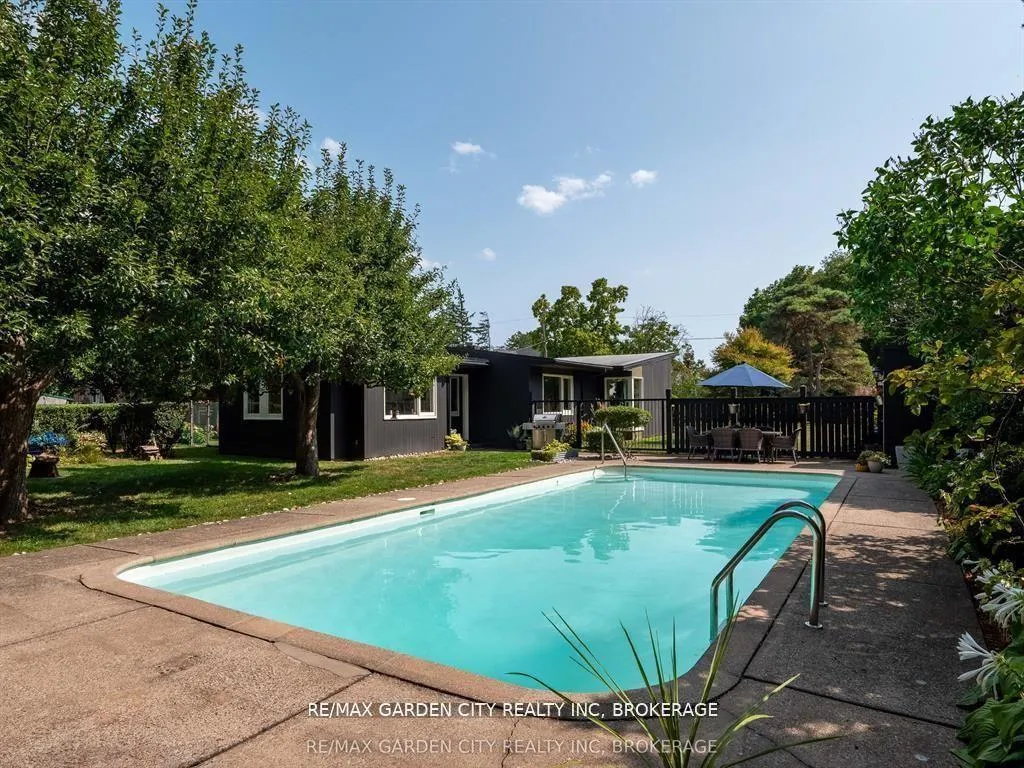 Photo 4 of 46 Henley Drive, St. Catharines, Martindale Pond — HOMEH