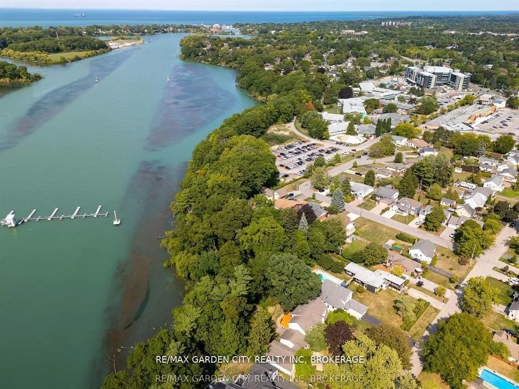Photo 8 of 46 Henley Drive, St. Catharines, Martindale Pond — HOMEH