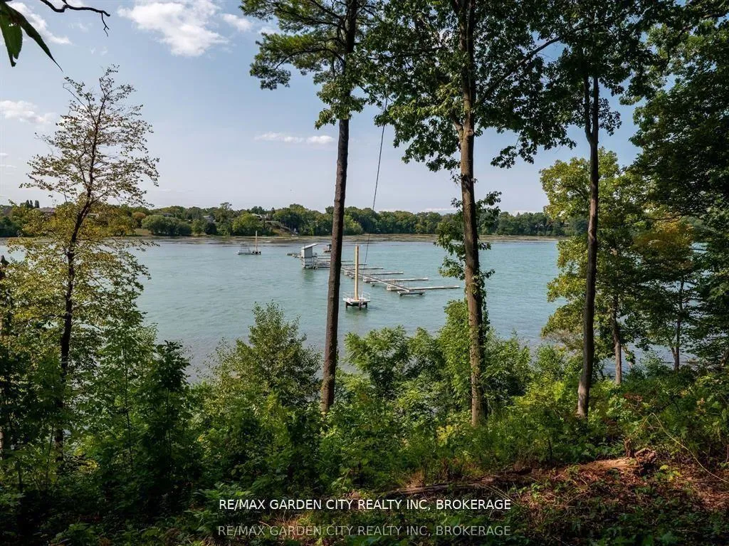 Photo 9 of 46 Henley Drive, St. Catharines, Martindale Pond — HOMEH