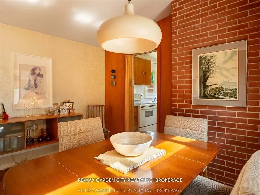 Photo 17 of 46 Henley Drive, St. Catharines, Martindale Pond — HOMEH