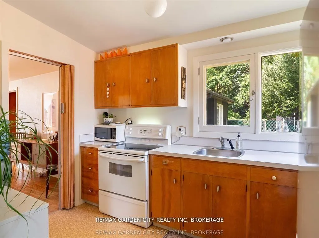 Photo 19 of 46 Henley Drive, St. Catharines, Martindale Pond — HOMEH