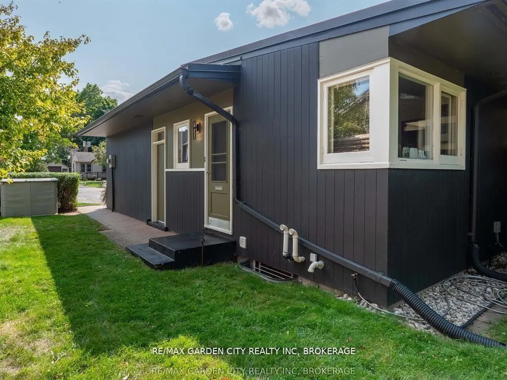 Photo 34 of 46 Henley Drive, St. Catharines, Martindale Pond — HOMEH