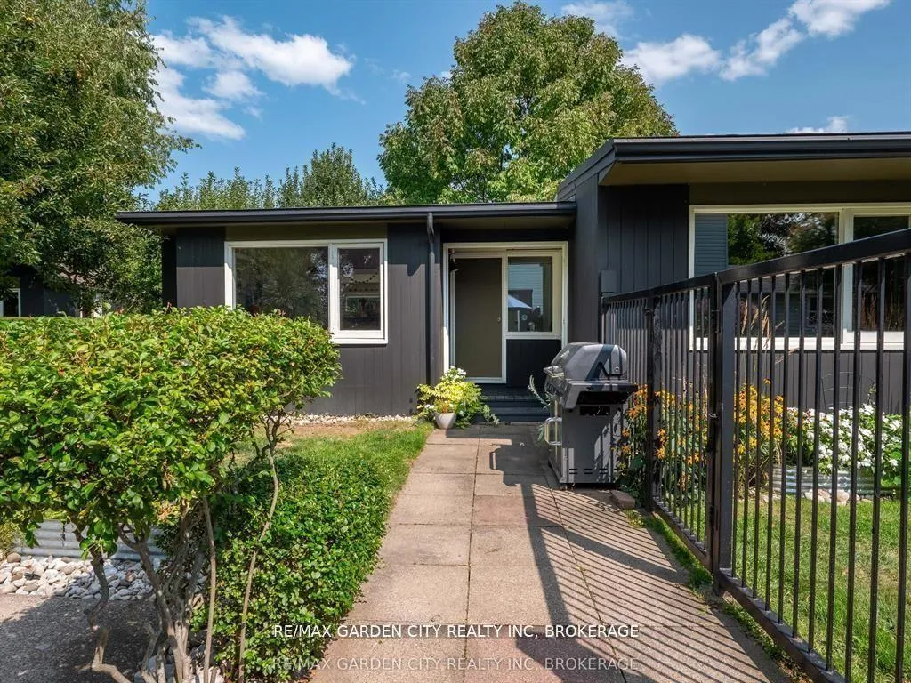 Photo 38 of 46 Henley Drive, St. Catharines, Martindale Pond — HOMEH