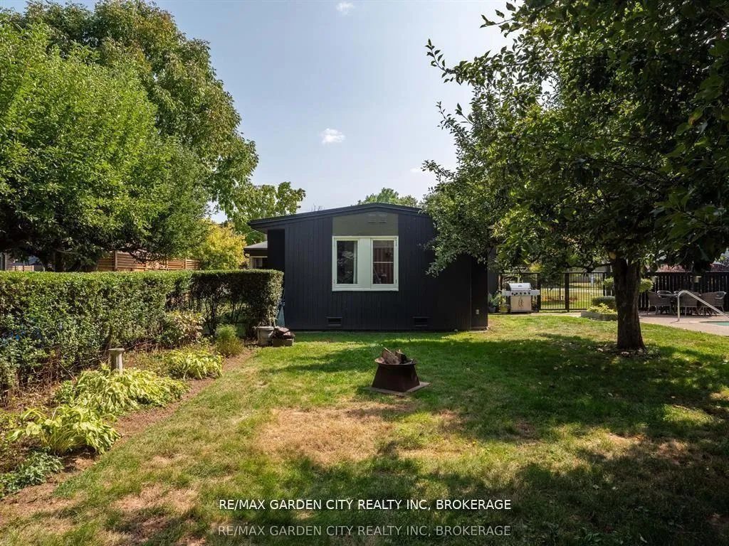 Photo 40 of 46 Henley Drive, St. Catharines, Martindale Pond — HOMEH