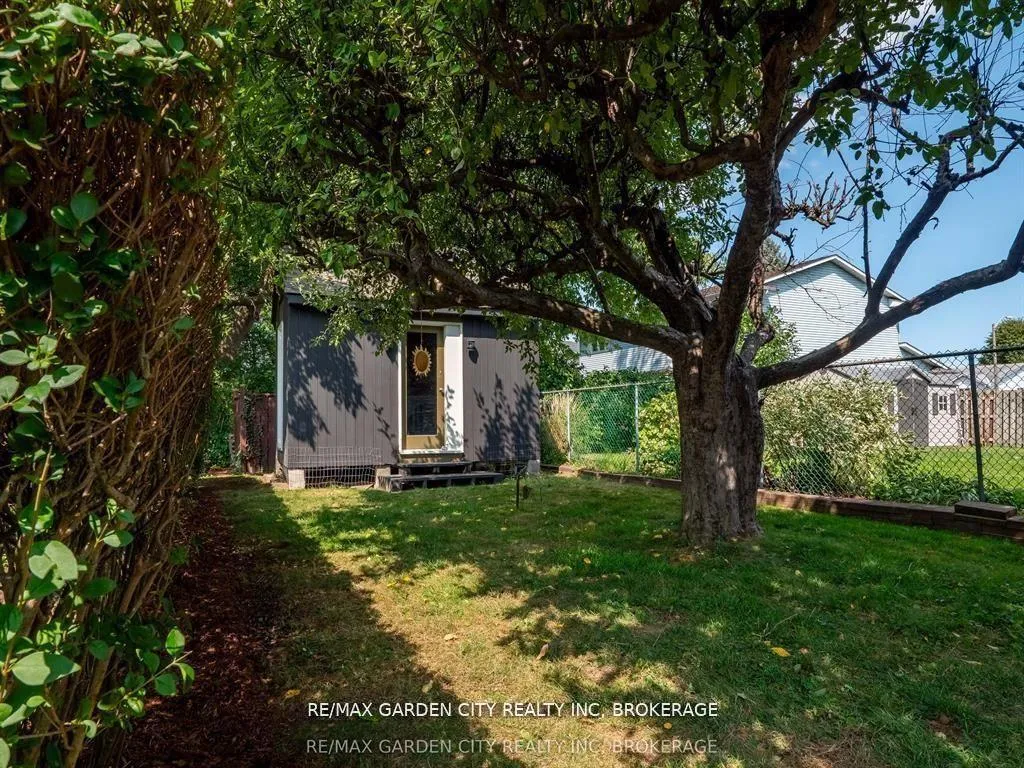 Photo 41 of 46 Henley Drive, St. Catharines, Martindale Pond — HOMEH
