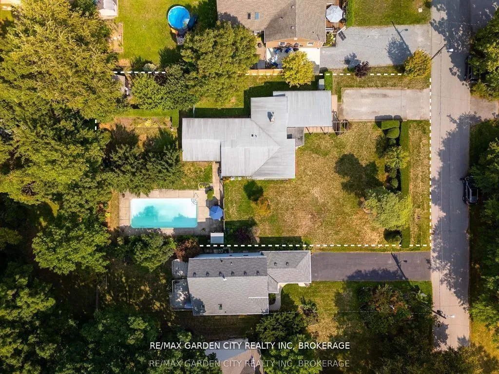 Photo 47 of 46 Henley Drive, St. Catharines, Martindale Pond — HOMEH
