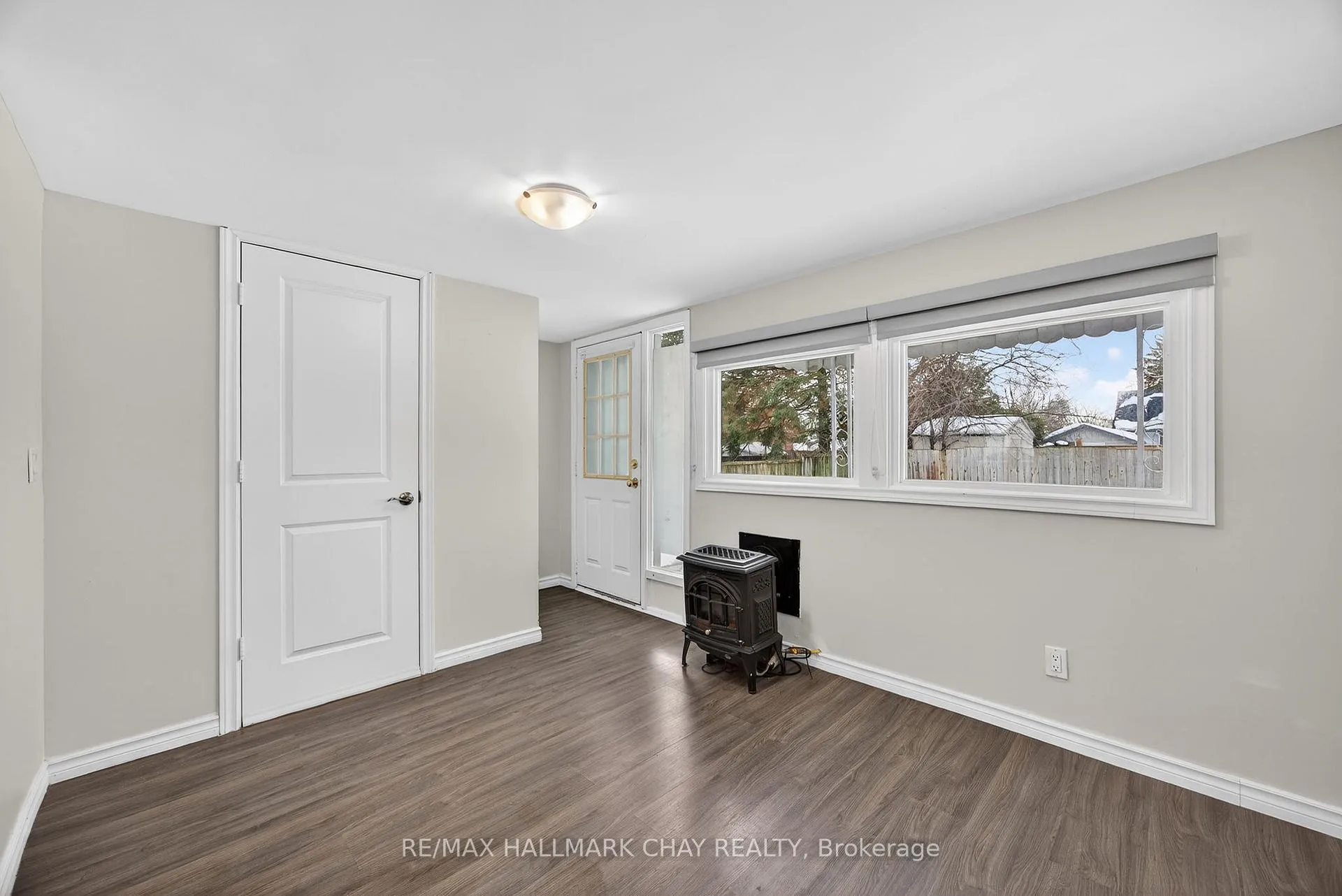 Photo 11 of 8 Newton Street, Barrie, Wellington — HOMEH