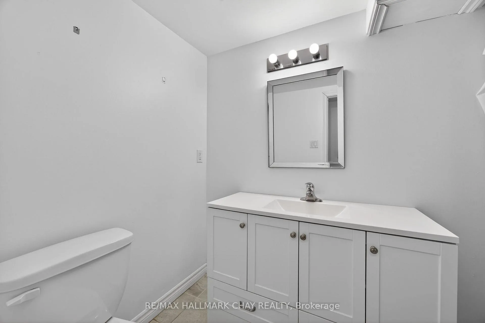 Photo 17 of 8 Newton Street, Barrie, Wellington — HOMEH