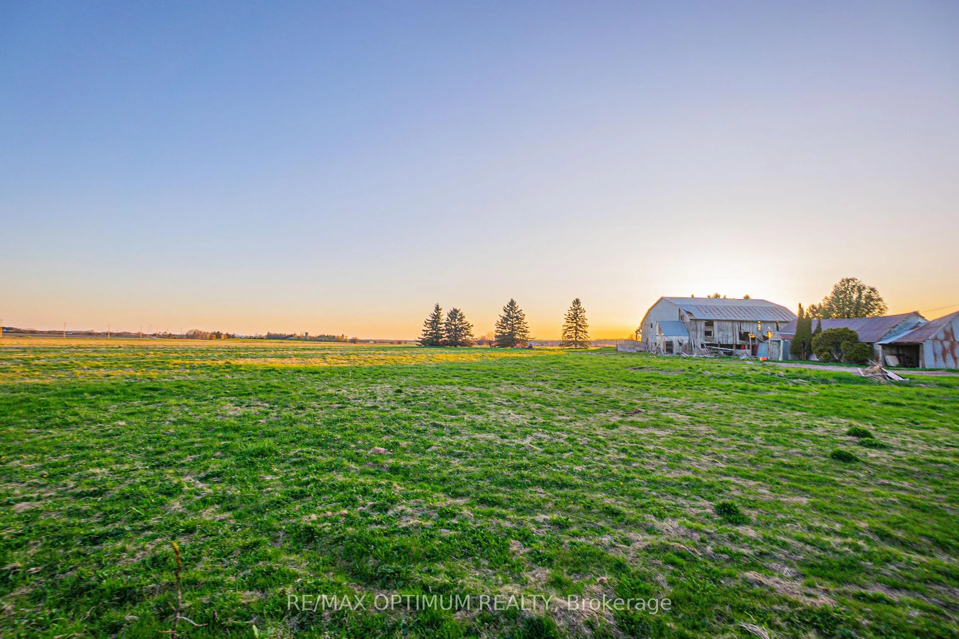 Photo 3 of Unit 12, 393330 County Road, Amaranth, Rural Amaranth — HOMEH