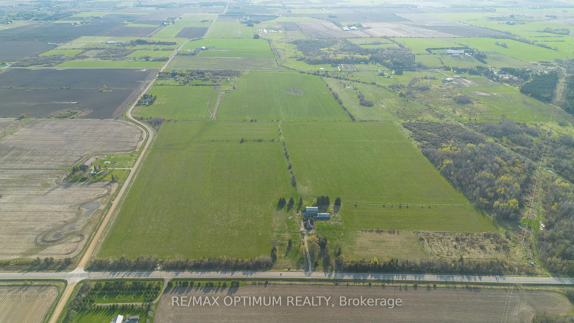 Photo 11 of Unit 12, 393330 County Road, Amaranth, Rural Amaranth — HOMEH