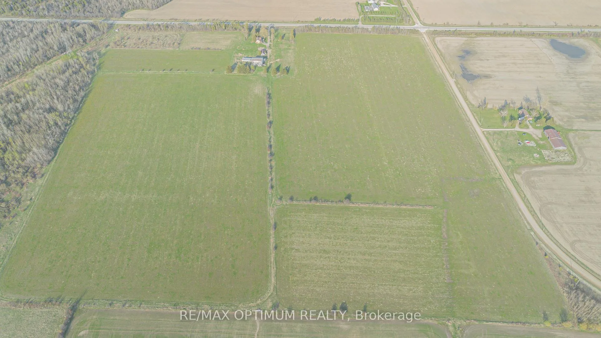 Photo 12 of Unit 12, 393330 County Road, Amaranth, Rural Amaranth — HOMEH