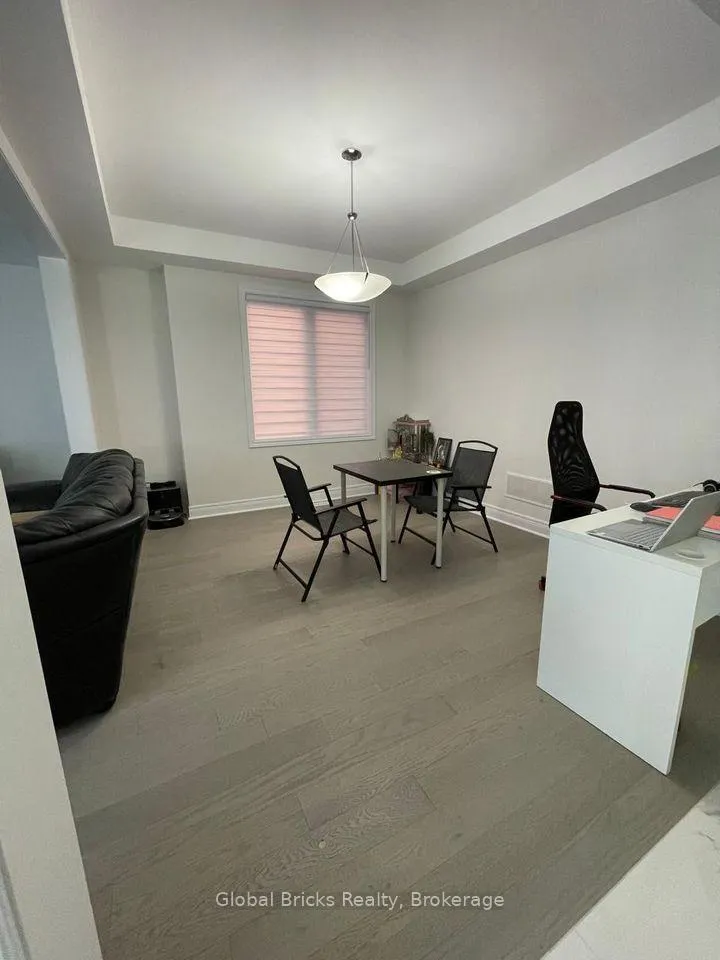 Photo 5 of 30 Lepp Drive, Markham, Middlefield — HOMEH