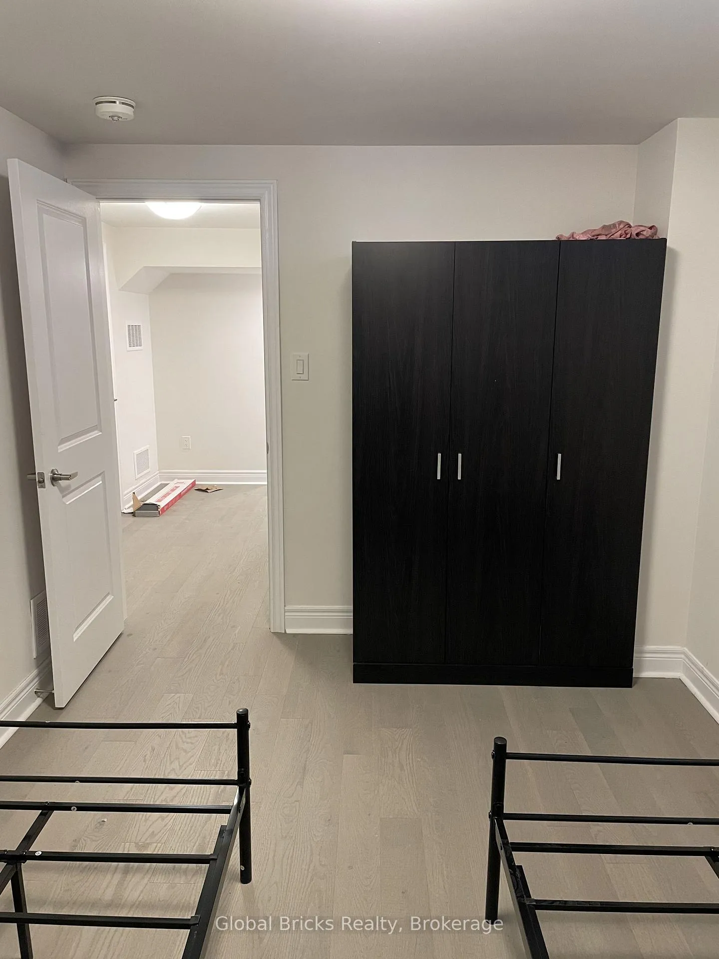 Photo 24 of 30 Lepp Drive, Markham, Middlefield — HOMEH