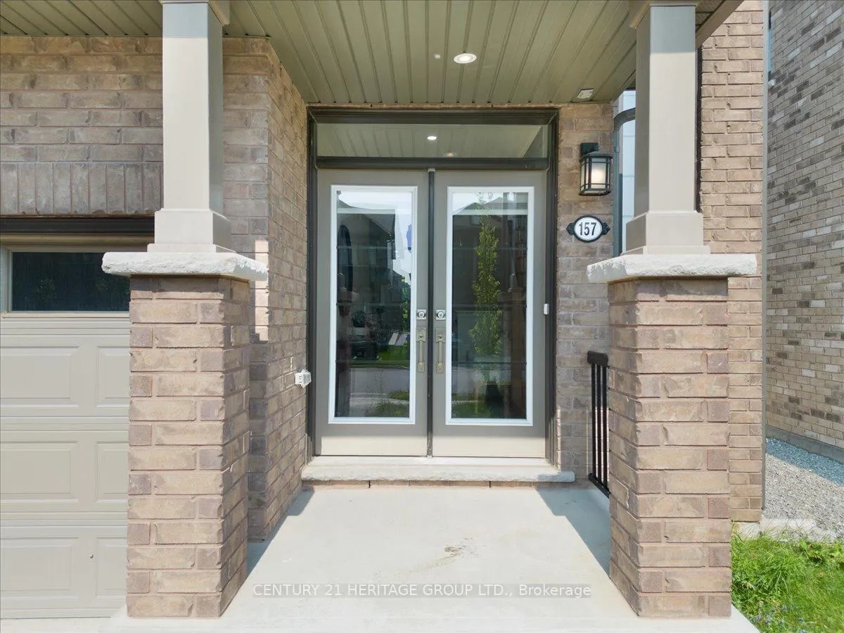 Photo 3 of 157 Cactus Crescent, Hamilton, Stoney Creek Mountain — HOMEH