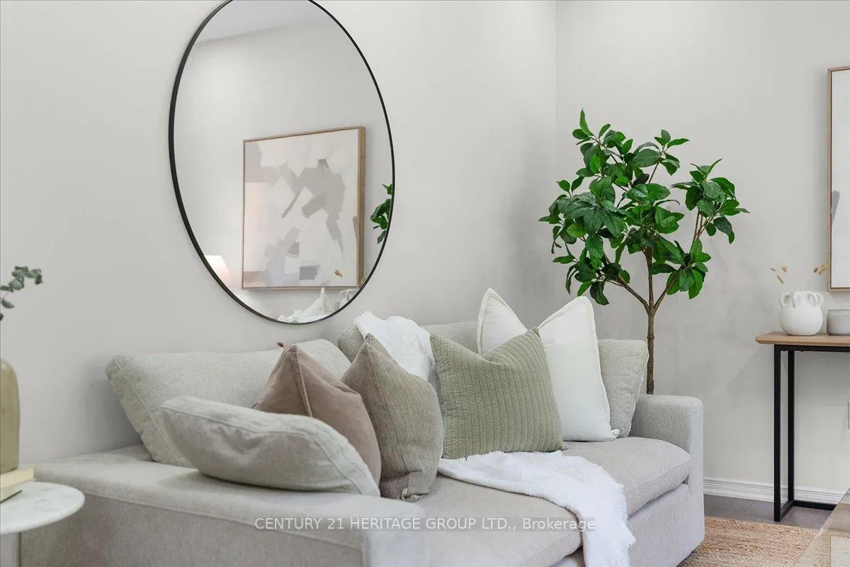 Photo 9 of 157 Cactus Crescent, Hamilton, Stoney Creek Mountain — HOMEH