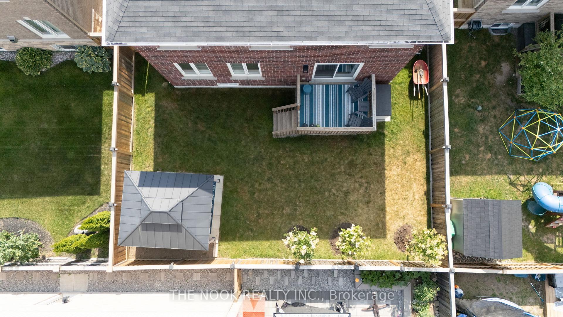 Photo 3 of 207 Crombie Street, Clarington, Bowmanville — HOMEH