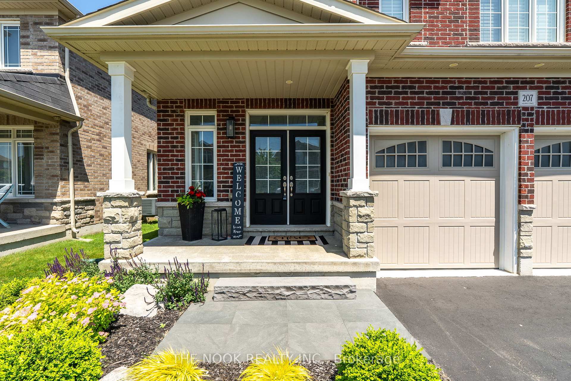 Photo 4 of 207 Crombie Street, Clarington, Bowmanville — HOMEH