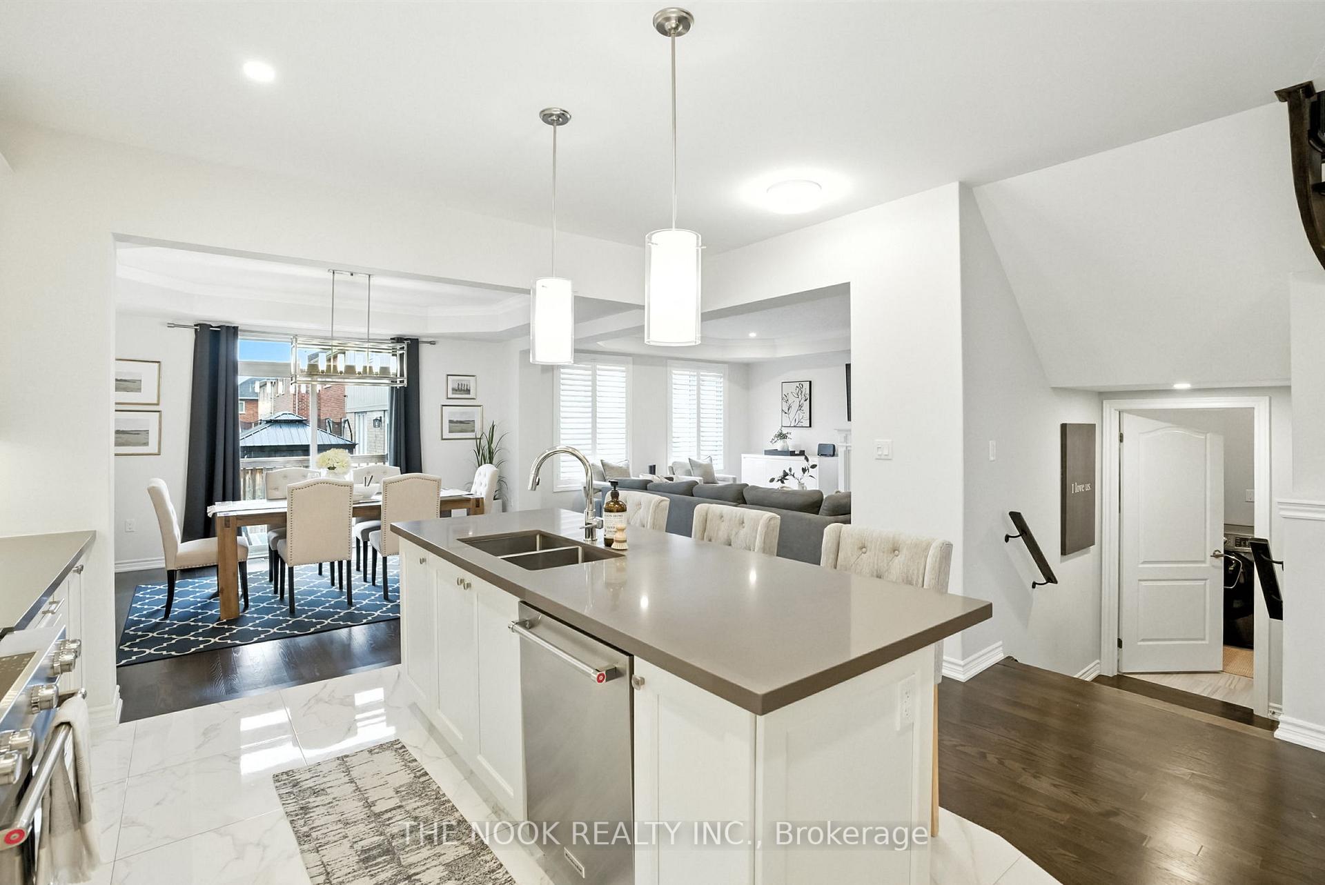 Photo 12 of 207 Crombie Street, Clarington, Bowmanville — HOMEH