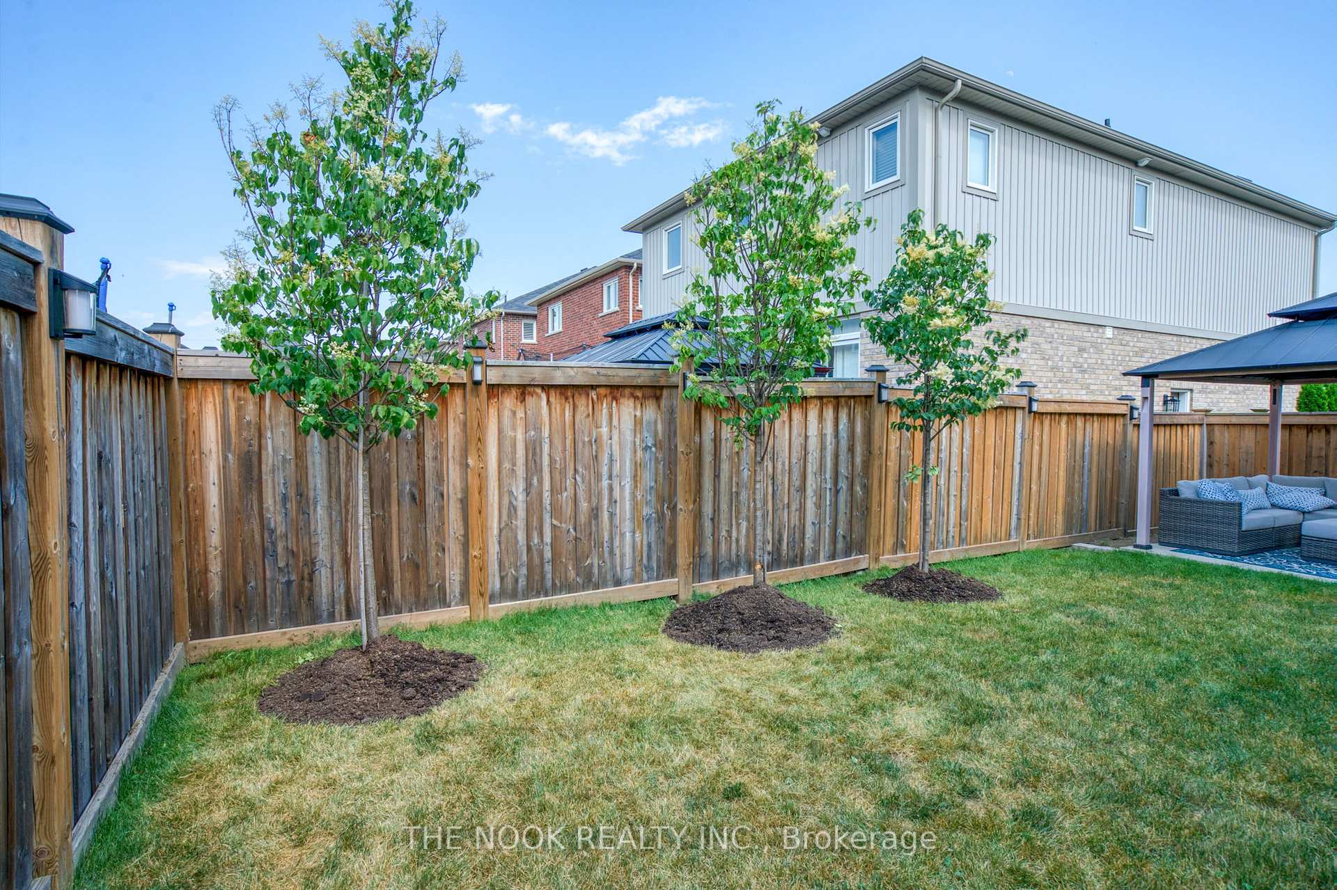 Photo 46 of 207 Crombie Street, Clarington, Bowmanville — HOMEH
