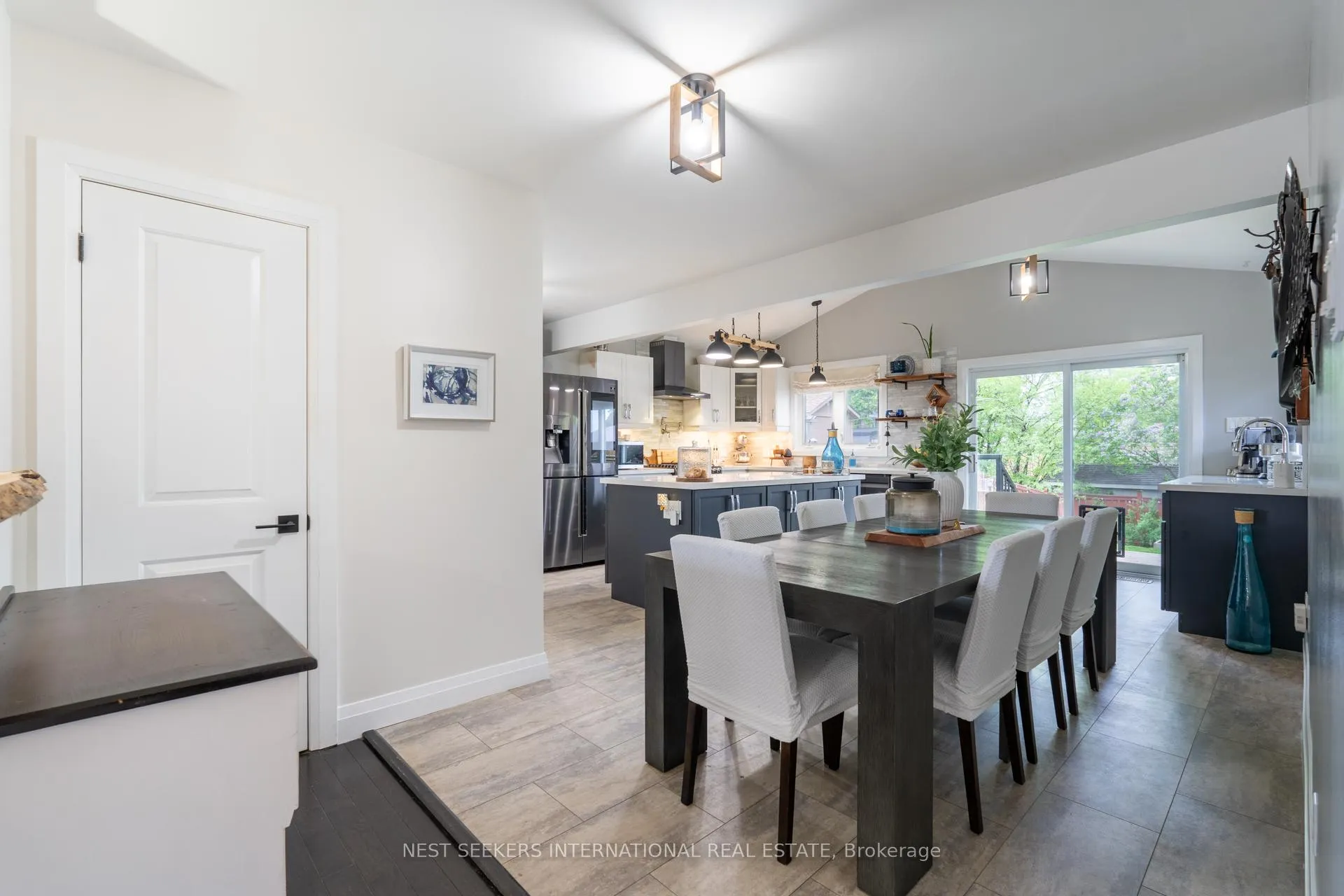 Photo 7 of 20 Lay Street, Barrie, Wellington — HOMEH