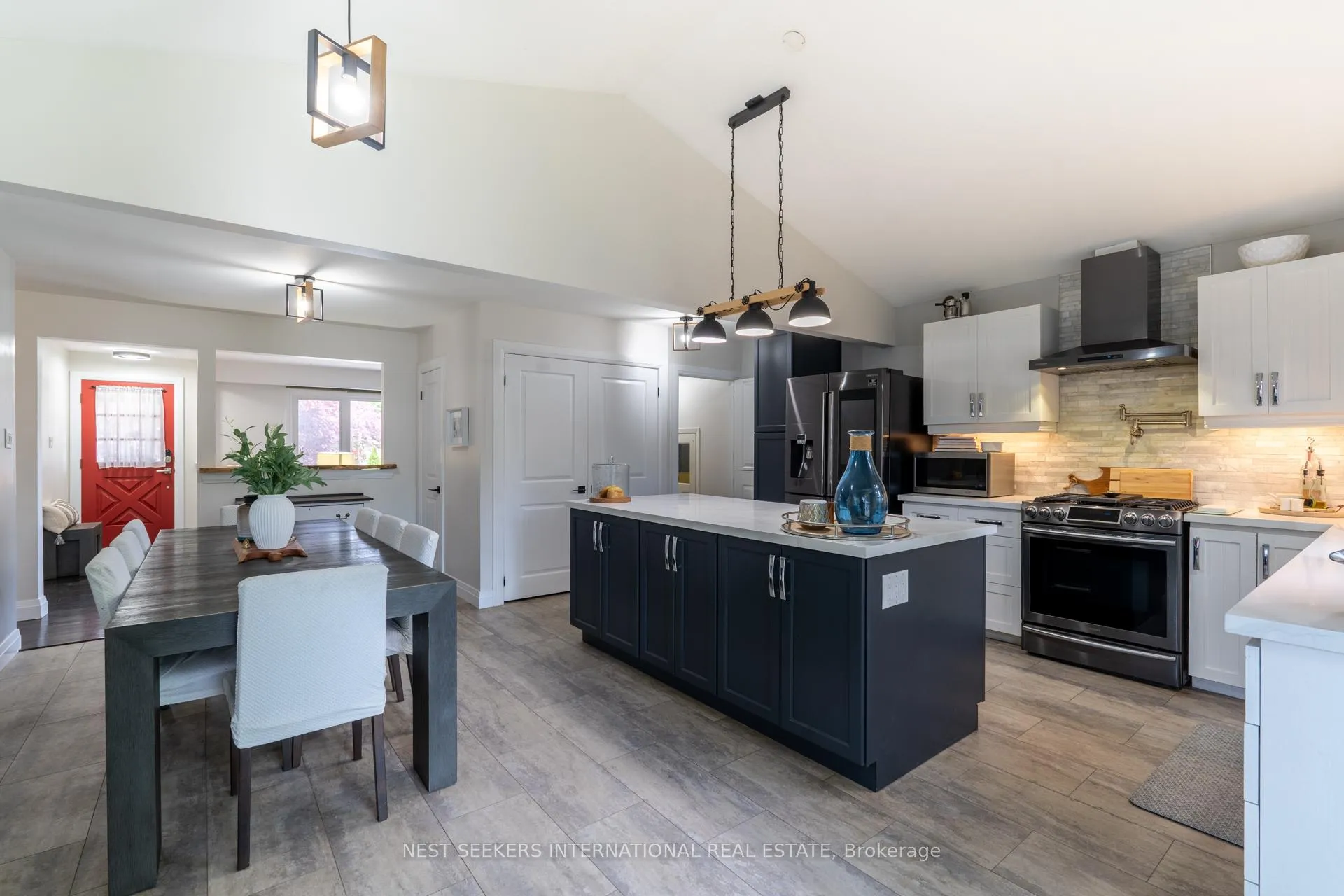 Photo 9 of 20 Lay Street, Barrie, Wellington — HOMEH