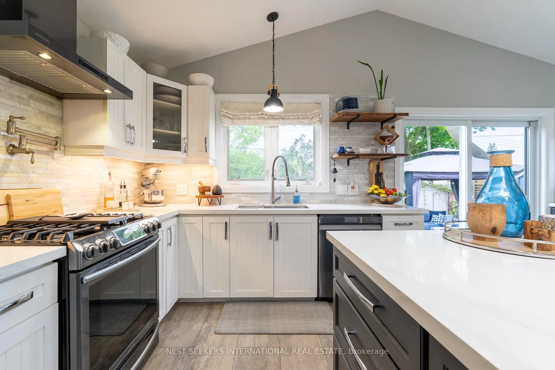 Photo 12 of 20 Lay Street, Barrie, Wellington — HOMEH