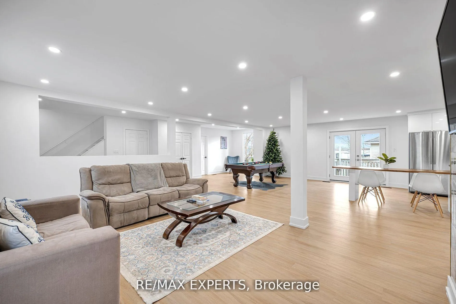 Photo 7 of 1004 Robinson Street, Innisfil, Lefroy — HOMEH