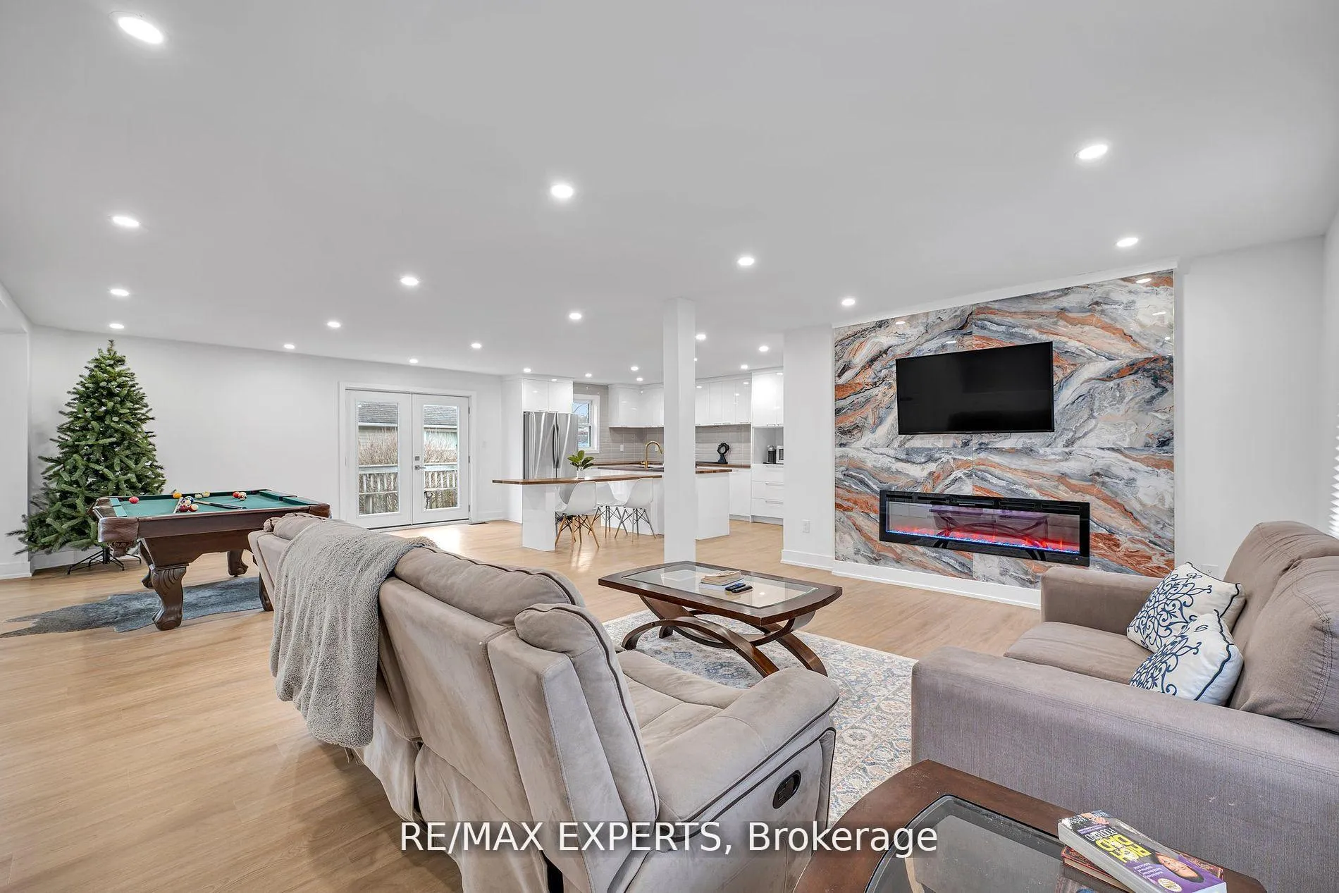 Photo 8 of 1004 Robinson Street, Innisfil, Lefroy — HOMEH
