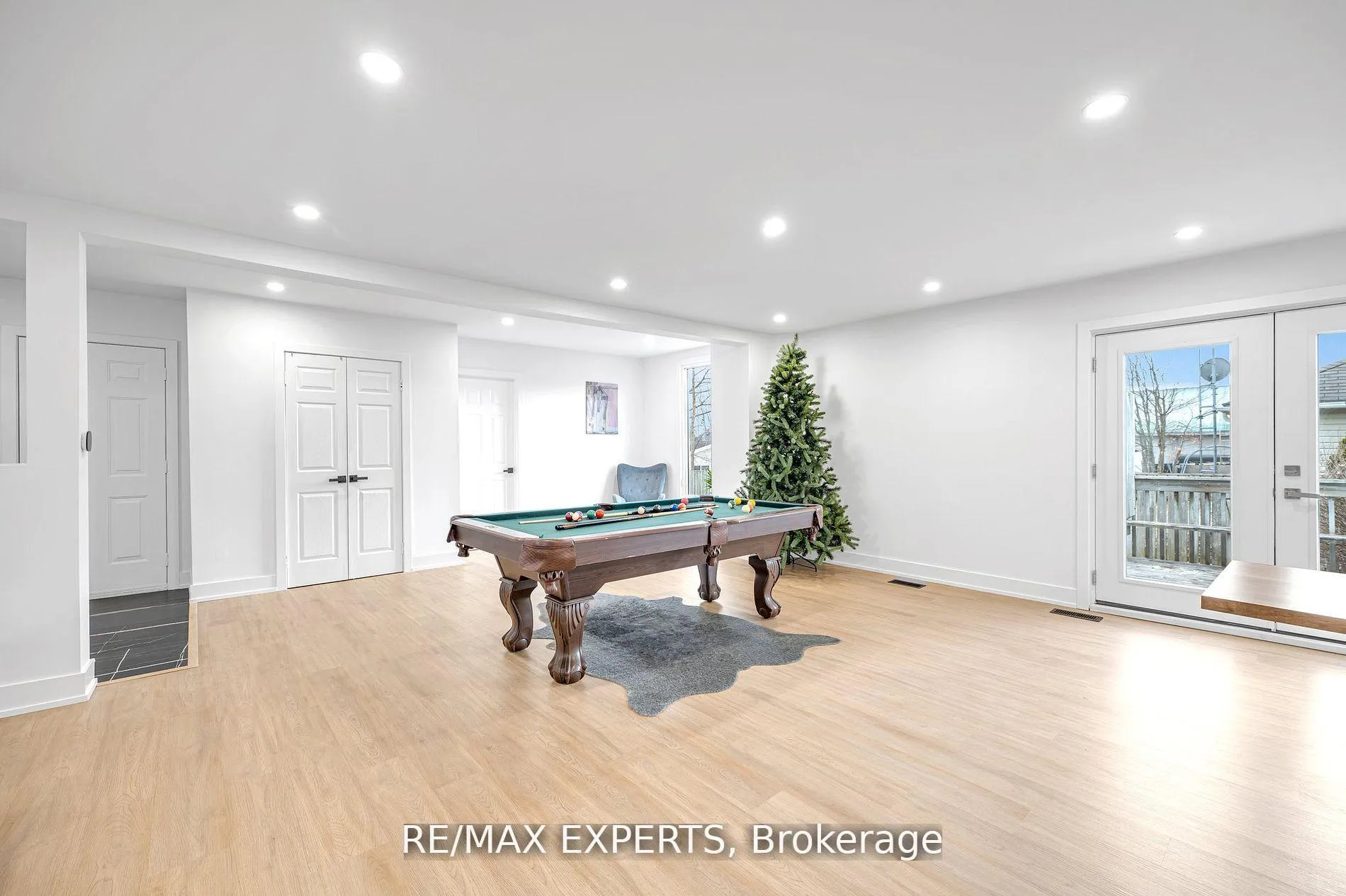 Photo 10 of 1004 Robinson Street, Innisfil, Lefroy — HOMEH