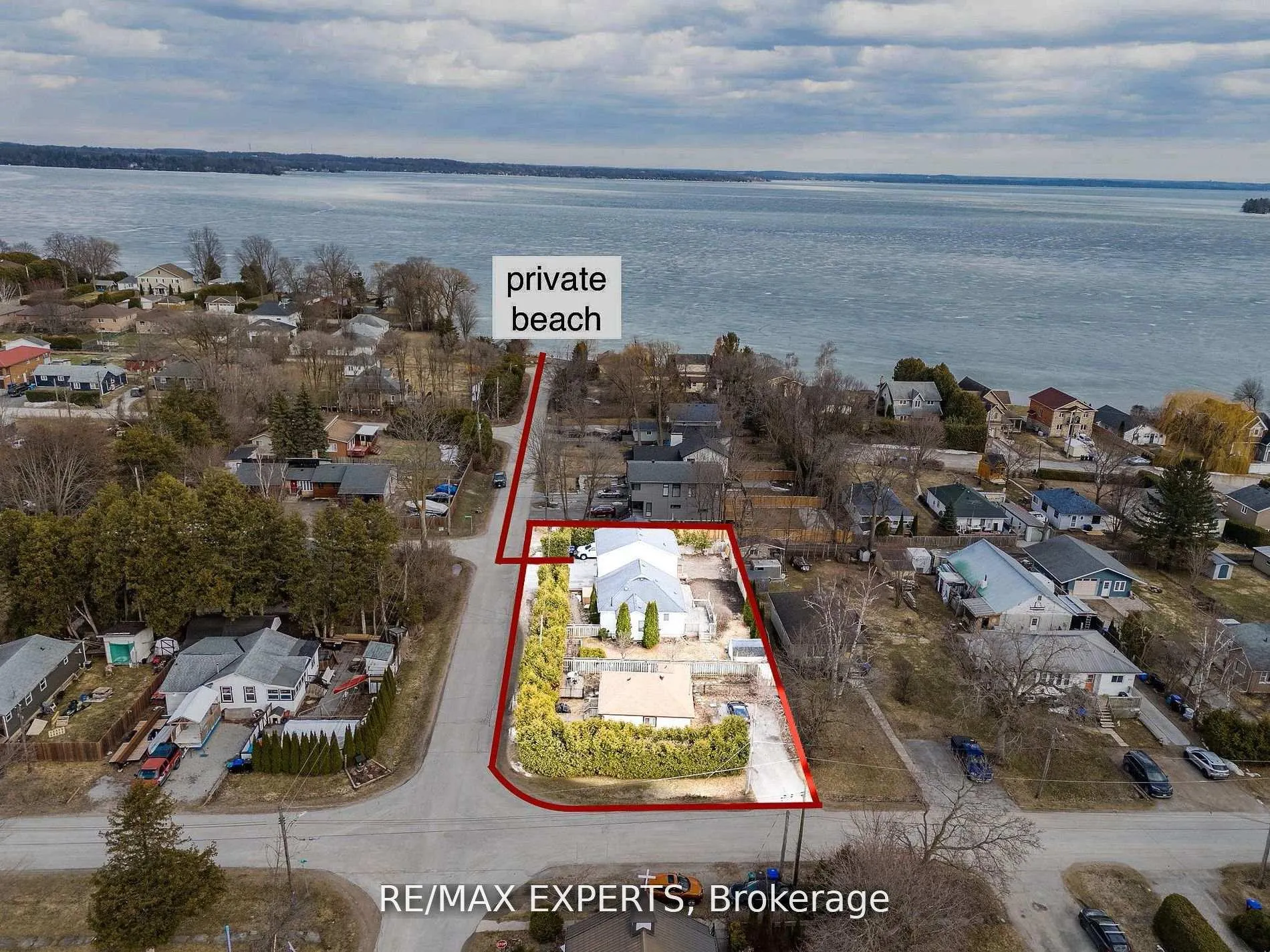 Photo 40 of 1004 Robinson Street, Innisfil, Lefroy — HOMEH