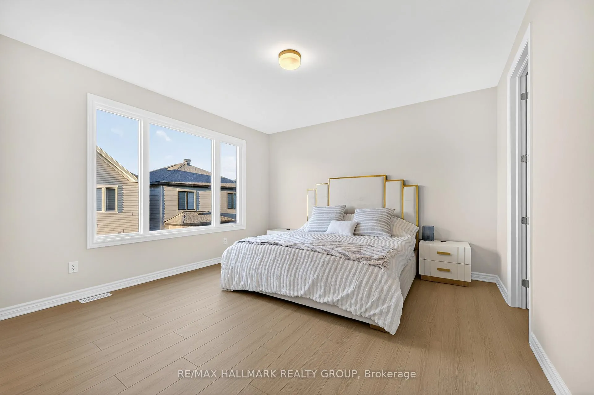 Photo 13 of 258 Sapling Grove, Ottawa, Barrhaven - Heritage Park — HOMEH