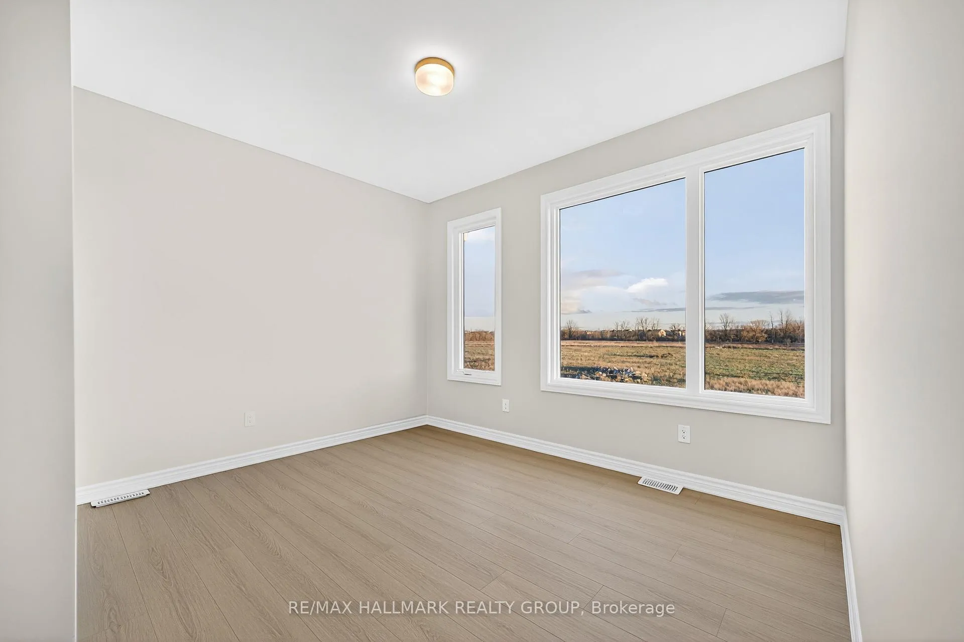 Photo 18 of 258 Sapling Grove, Ottawa, Barrhaven - Heritage Park — HOMEH