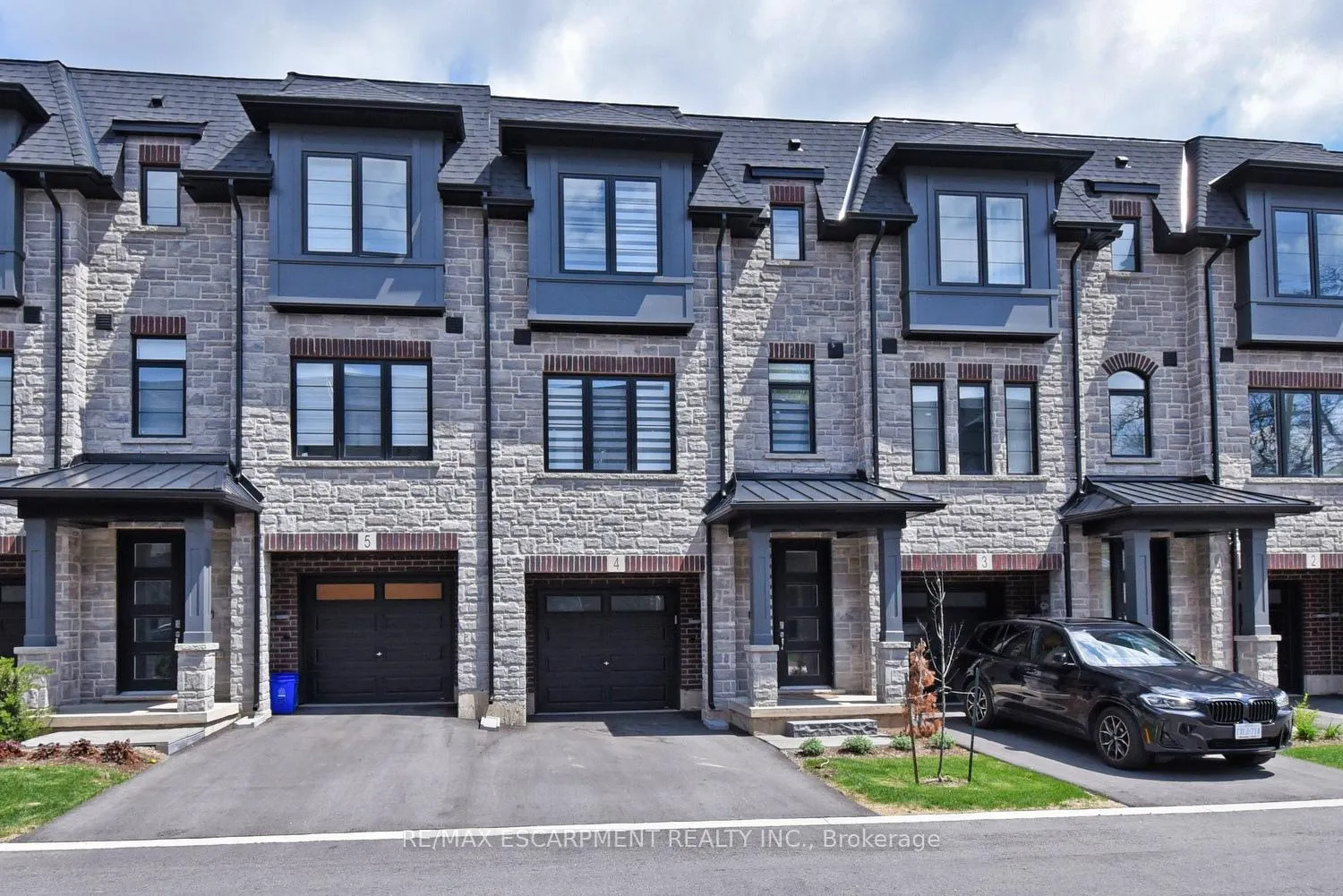 Front of Unit 4, 187 Wilson Street W