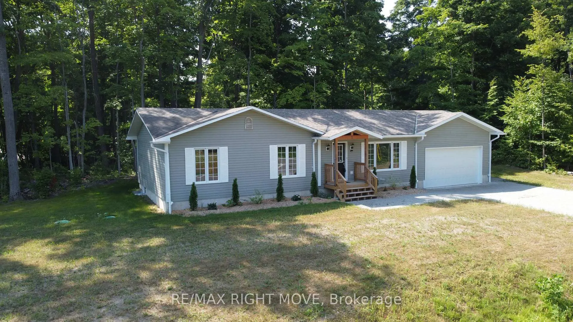 Front of 1 ojibway Court