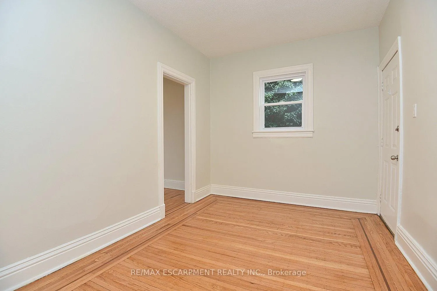 Photo 28 of 66 Erie Avenue, Hamilton, Stinson — HOMEH