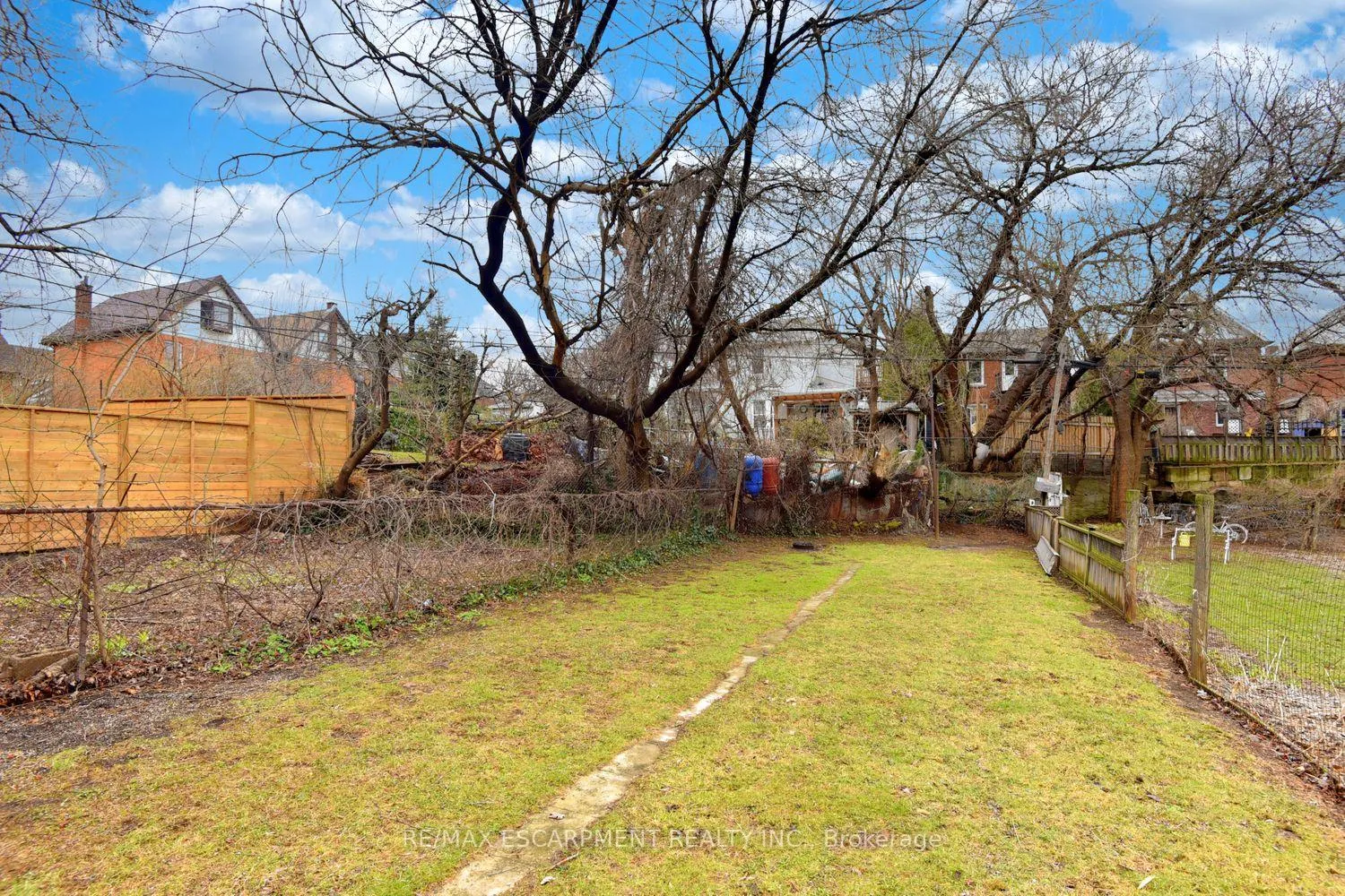 Photo 46 of 66 Erie Avenue, Hamilton, Stinson — HOMEH