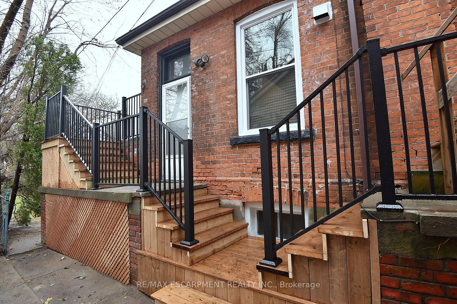 Photo 47 of 66 Erie Avenue, Hamilton, Stinson — HOMEH