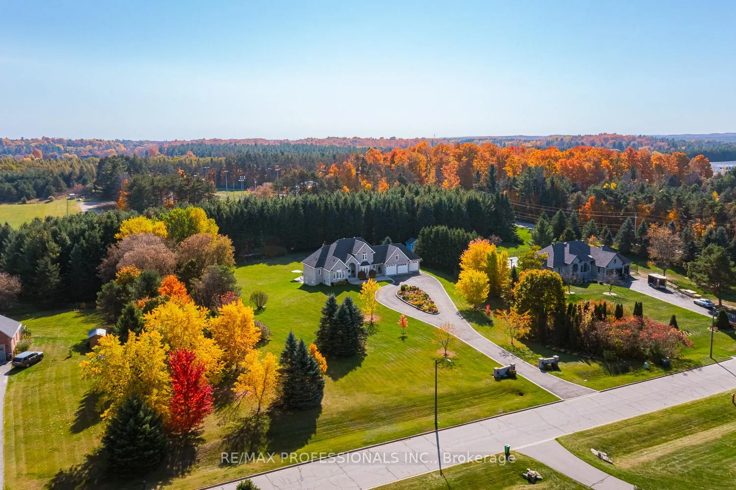 Photo 3 of 63 Rowley Drive, Caledon, Palgrave — HOMEH