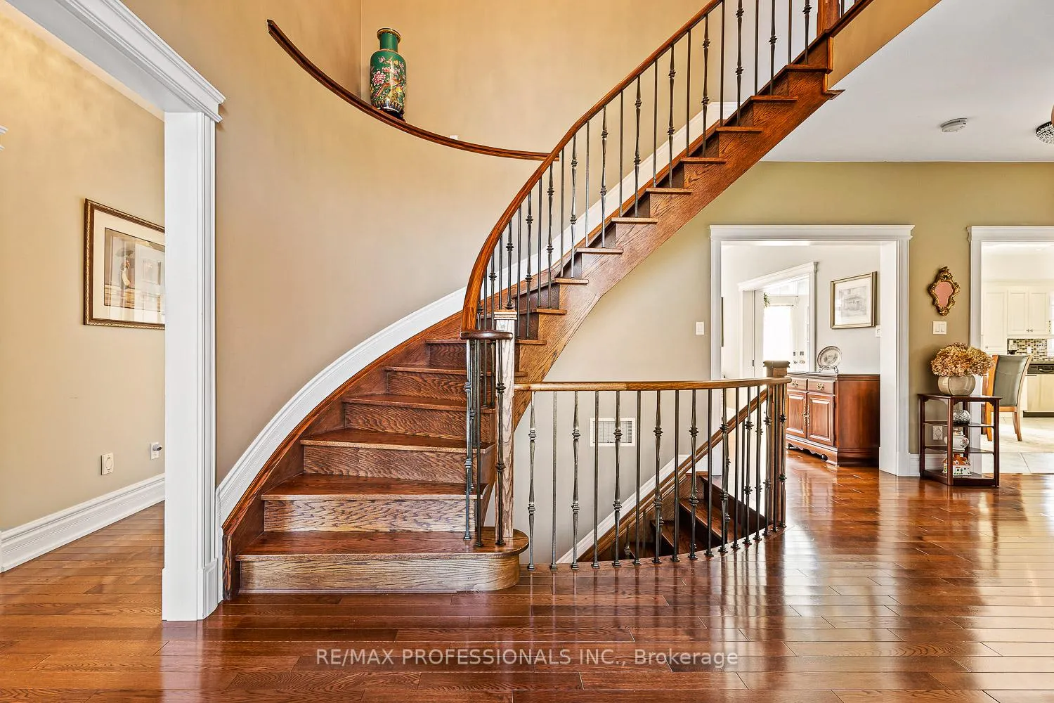 Photo 6 of 63 Rowley Drive, Caledon, Palgrave — HOMEH