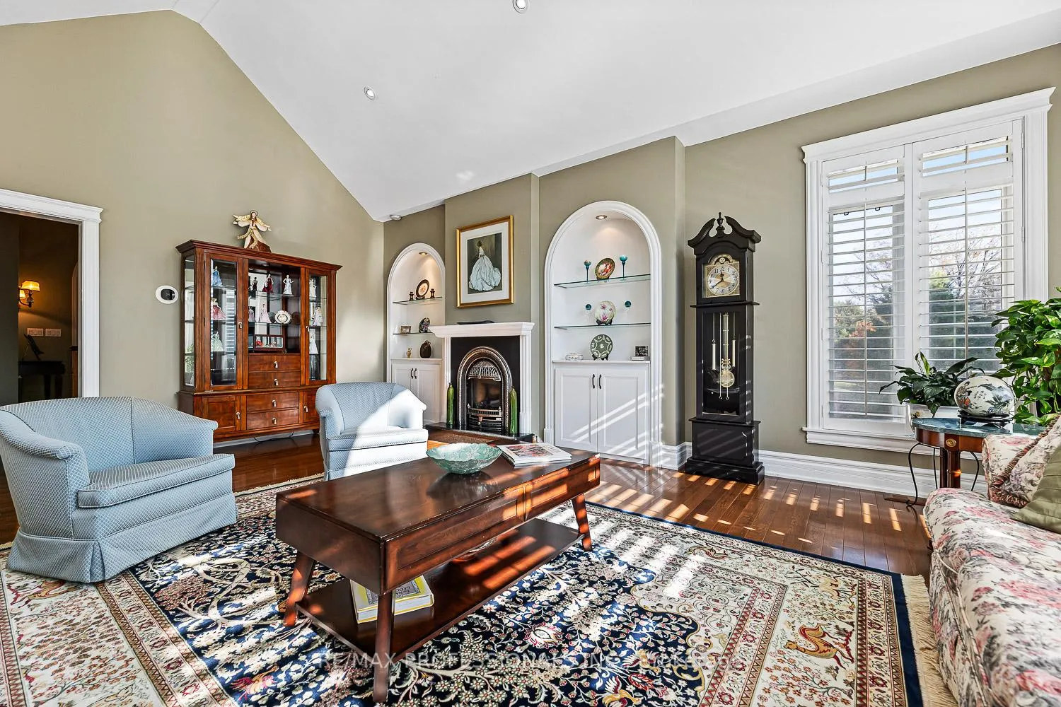 Photo 8 of 63 Rowley Drive, Caledon, Palgrave — HOMEH