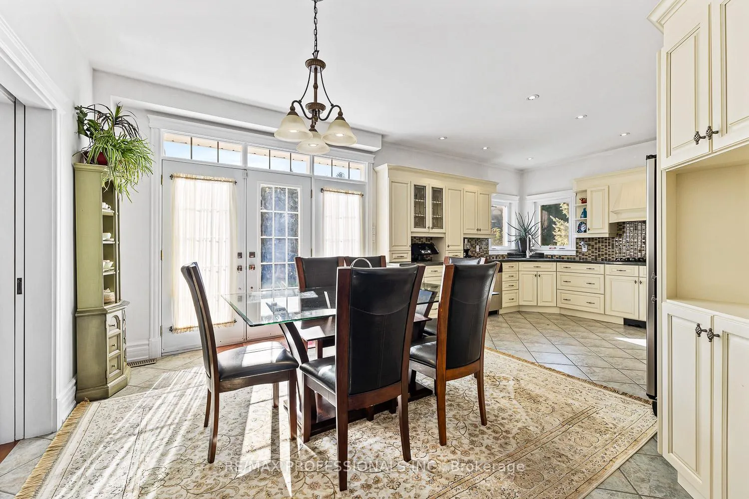 Photo 10 of 63 Rowley Drive, Caledon, Palgrave — HOMEH