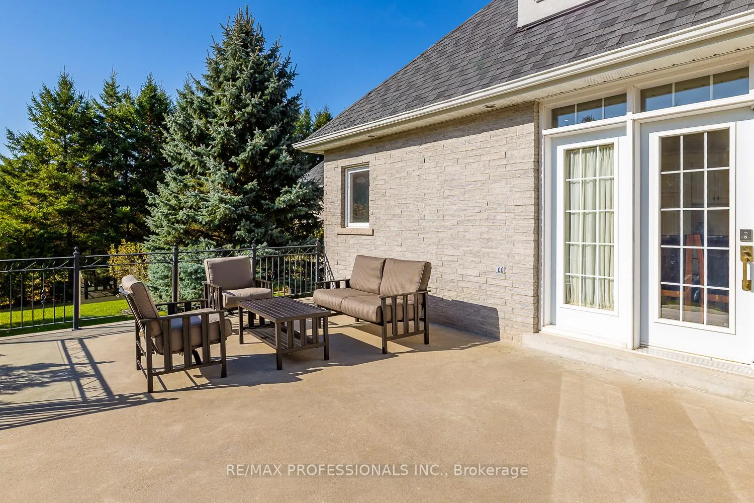 Photo 11 of 63 Rowley Drive, Caledon, Palgrave — HOMEH