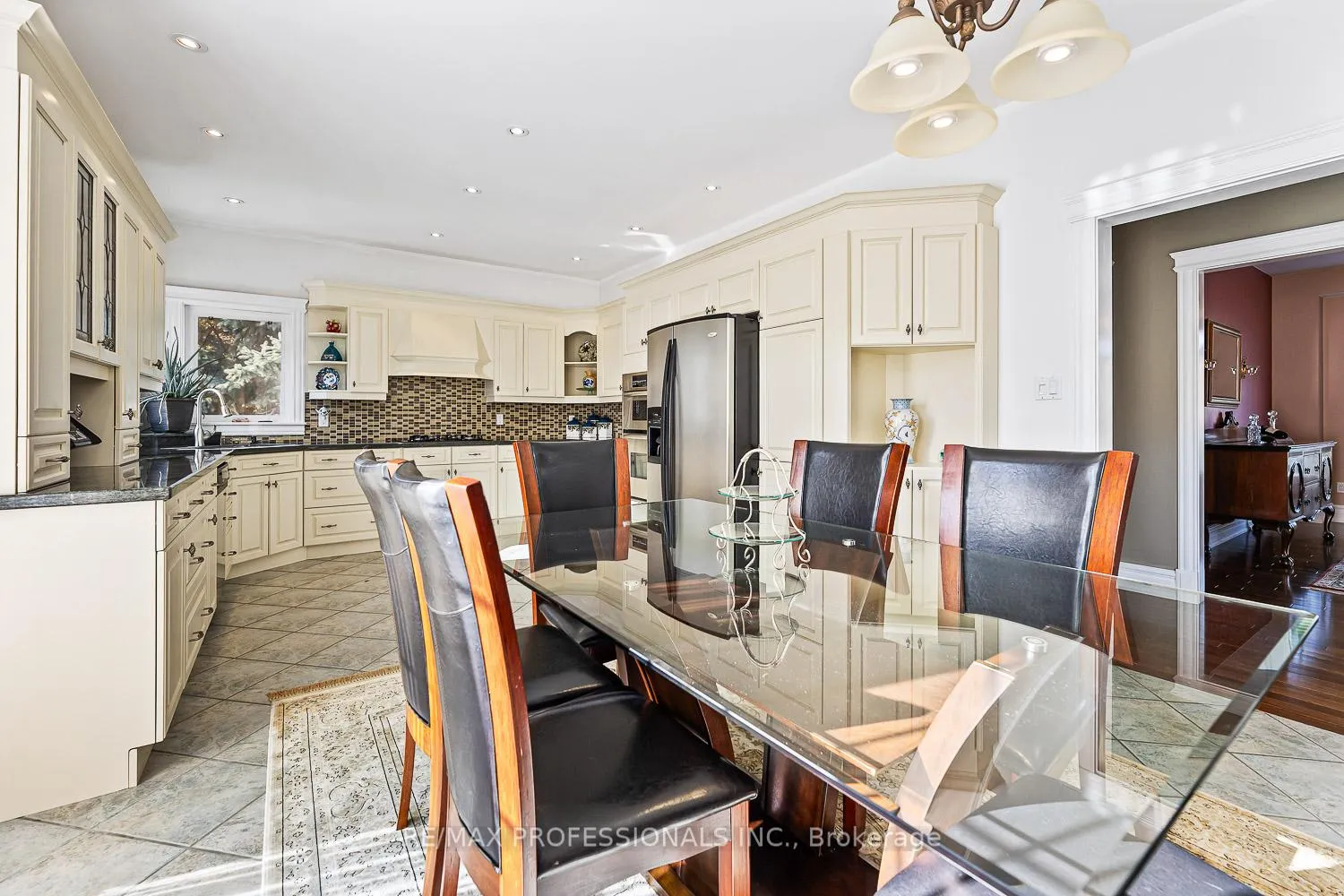 Photo 12 of 63 Rowley Drive, Caledon, Palgrave — HOMEH