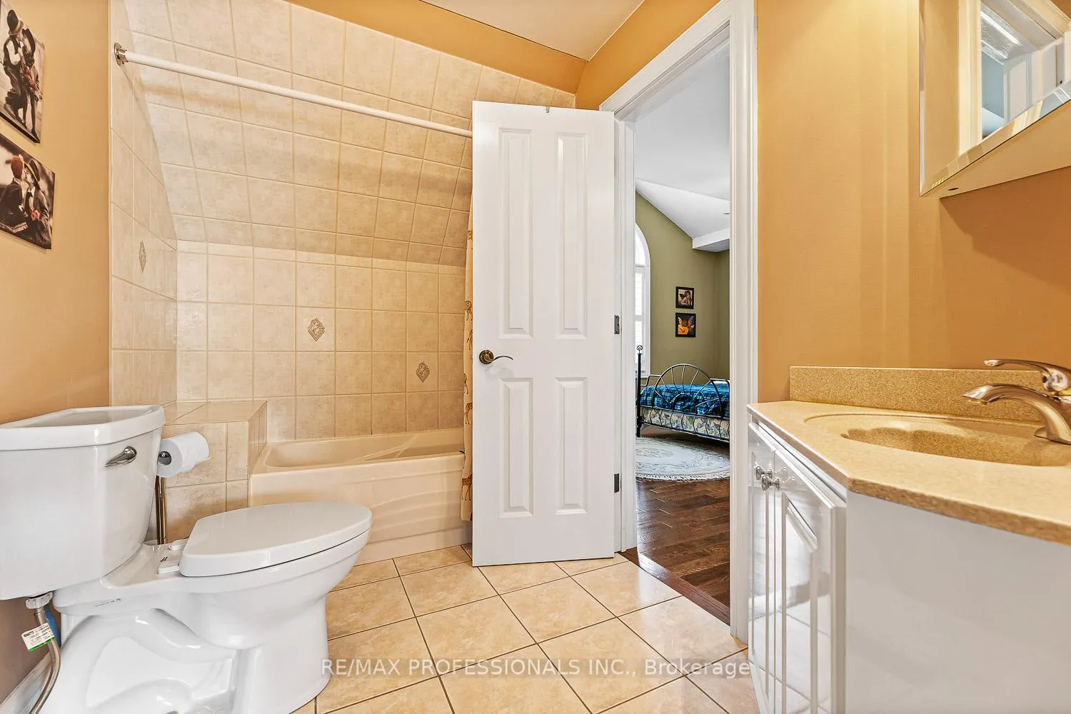 Photo 25 of 63 Rowley Drive, Caledon, Palgrave — HOMEH