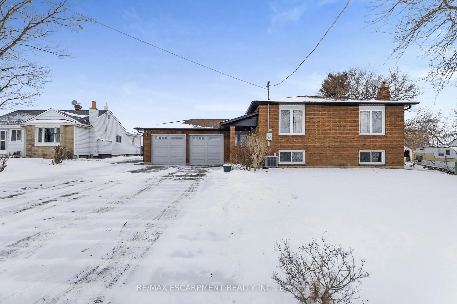 Photo 1 of 739 Mud Street, Hamilton, Stoney Creek Mountain — HOMEH